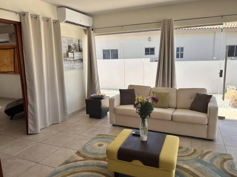 Jolie Villa Entire Villa In Noord, Aruba Palm Beach Zewnętrze zdjęcie