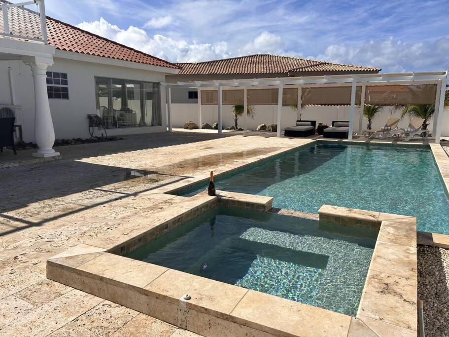 Jolie Villa Entire Villa In Noord, Aruba Palm Beach Zewnętrze zdjęcie